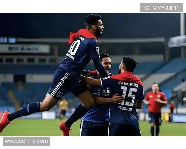 巴黎圣日耳曼主场胜南特，领跑法甲联赛榜首