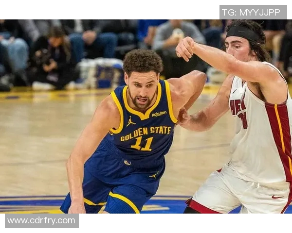 汤普森手感火热,勇士队大胜对手:再现王者风范 汤普森手感火热,勇士队大胜对手:再现王者风范